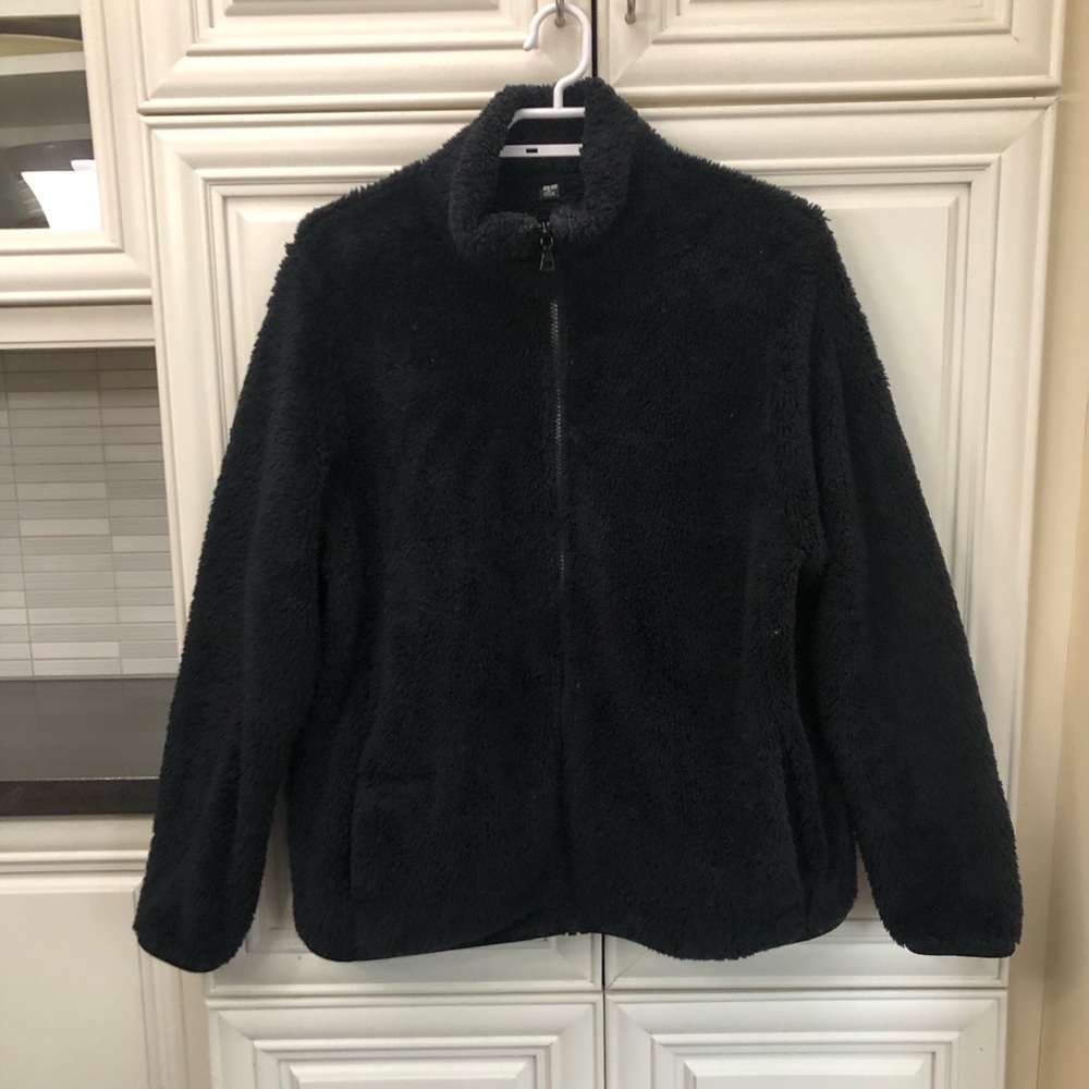 Uniqlo women’s fuzzy zip sherpa-style jacket